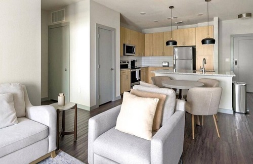 Houston Heights Apartment | Landing at The Standard in the Heights - 2 Bedrooms in Northside