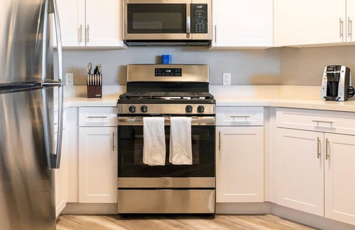 Sparks Apartment | Landing at Waterfront at the Marina - 1 Bedroom in Downtown Sparks