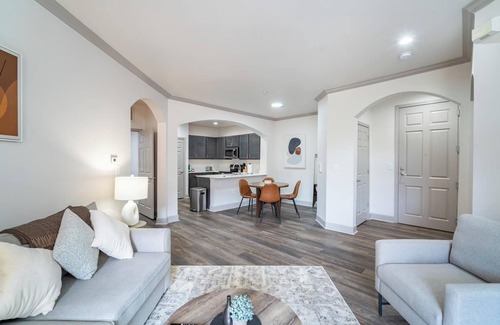 Corryville Apartment | Landing | Beautiful 2BD, Pool, Clubhouse