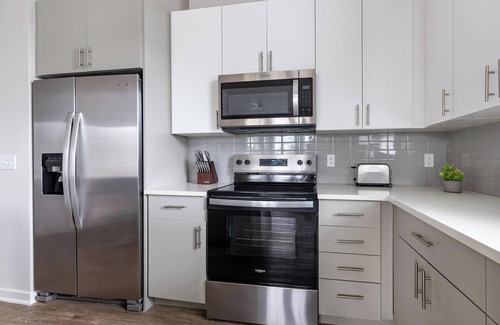 Wimauma Apartment | Landing | Beautiful 2BD, Gym, Pool