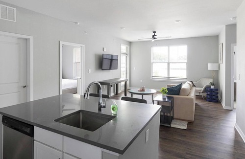 Madison Apartment | Landing | Beautiful 2BD, Pool, Gym