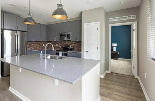 Warehouse District Apartment | Landing | Beautiful 2BD, Pool, Yoga Studio
