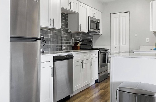 Indianapolis Apartment | Landing | Beautiful 1BD, Courtyard, Gym