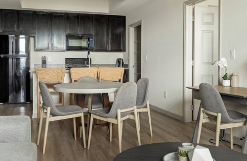 Fort Myers Apartment | Landing | Chic 2BD, Pool, Tennis Court