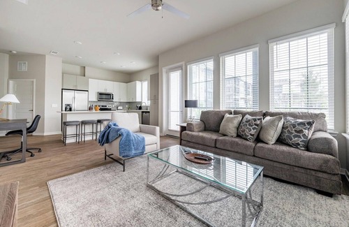 Wimauma Apartment | Landing | Chic 2BD, Pool, Clubhouse