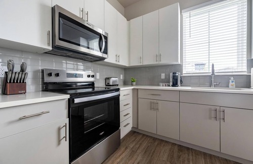 Wimauma Apartment | Landing | Chic 2BD, Pool, Clubhouse