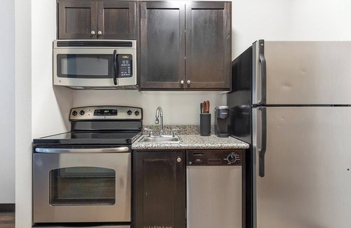 Northwest Portland Apartment | Landing | Chic Studio, Courtyard, Gym