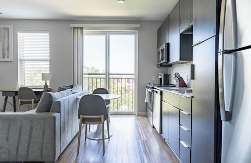 Downtown Apartment | Landing | Chic Studio, Courtyard, Gym