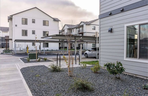 Woodburn Apartment | Landing | Incredible Studio, Pool, Clubhouse