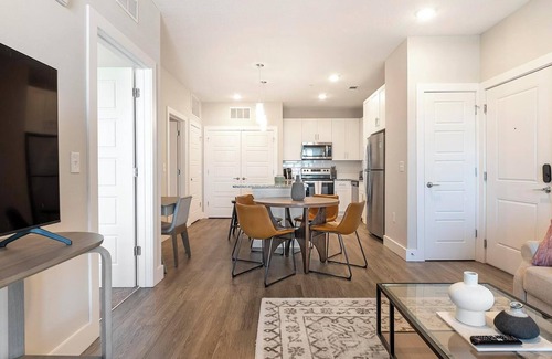 Southeast Orlando Apartment | Landing | Modern 1BD, Clubhouse, Gym