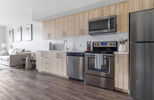 Northwest Portland Apartment | Landing | Modern 1BD, Courtyard, Gym