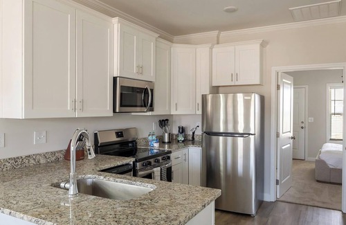 Huntsville Apartment | Landing | Modern 1BD, Gym, Pool