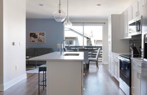 Oakwood Apartment | Landing | Modern 1BD, Gym, Clubhouse