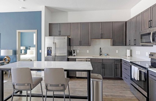 Denton Apartment | Landing | Modern 2BD, Gym, Courtyard