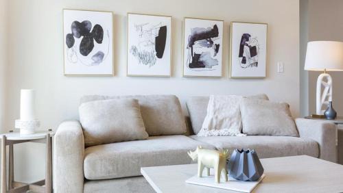 Dundee-Happy Hollow Historic District Apartment | Landing - Modern Apartment with Amazing Amenities (ID8168X67)