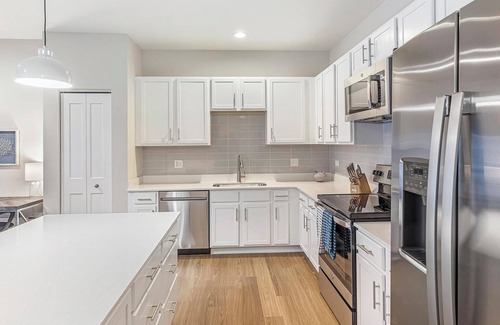 Willow Springs Apartment | Landing | Spectacular 2BD, Gym, Clubhouse