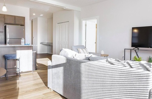 Cartersburg Apartment | Landing | Spectacular 2BD, Courtyard, Clubhouse