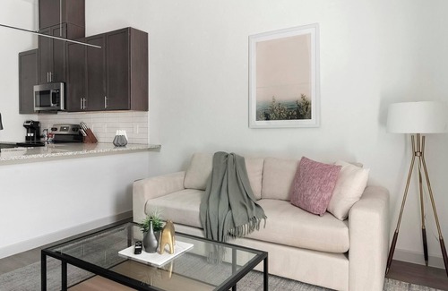 Dallas Apartment | Landing | Spectacular 1BD, Pool, Yoga Studio