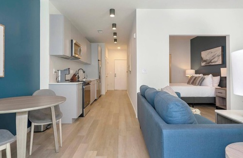 Durham Apartment | Landing | Spectacular 1BD, Rooftop Lounge, Gym