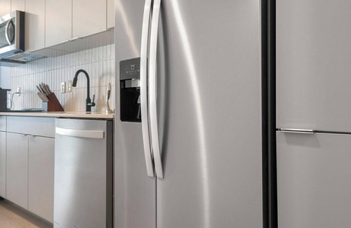 Durham Apartment | Landing | Spectacular 1BD, Rooftop Lounge, Gym