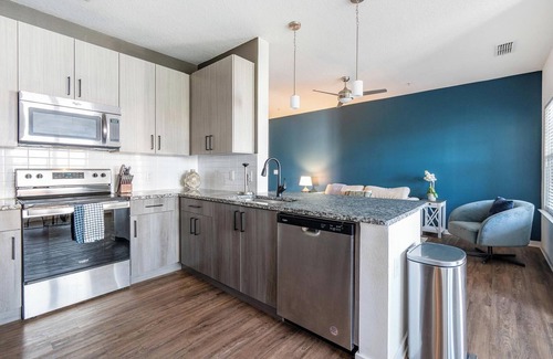 Tropic Apartment | Landing | Spectacular 2BD, Pool, Courtyard