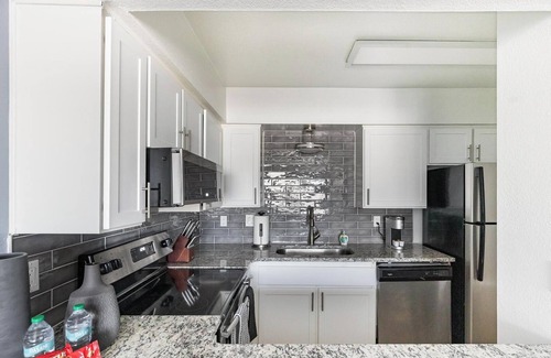 Maryvale Apartment | Landing | Stunning 1BD in Maryvale Village