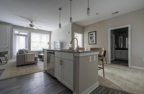 Huntersville Apartment | Landing | Stunning 1BD, Gym, Clubhouse