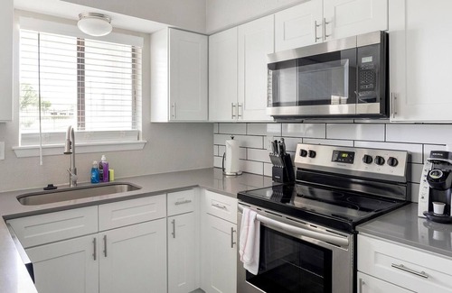 Fort Worth Apartment | Landing | Stunning 1BD, Courtyard, Pool