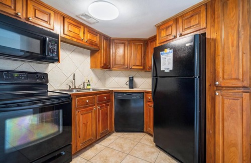 Mid City North Apartment | Landing | Stunning 2BD, Pool, Gym