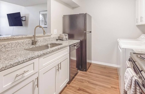 Cordova Apartment | Landing | Stunning 2BD, Clubhouse, Pool