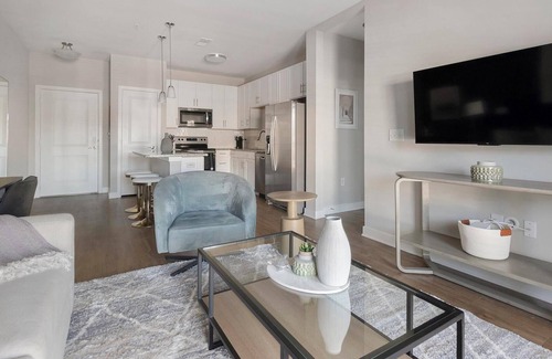 Southside Apartment | Landing | Stunning 2BD, Clubhouse, Gym