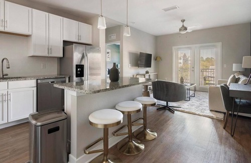 Southside Apartment | Landing | Stunning 2BD, Clubhouse, Gym