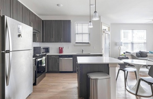 Pflugerville Apartment | Landing | Stylish 1BD, Pool, Courtyard