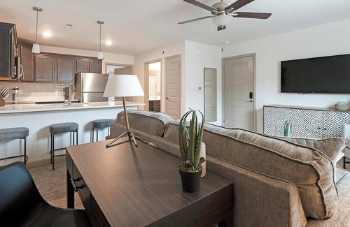 Lyman Apartment | Landing | Stylish 1BD, Clubhouse, Gym