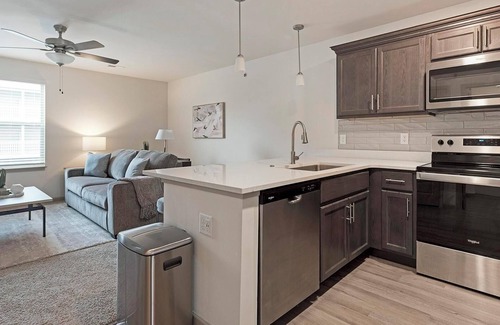 Lyman Apartment | Landing | Stylish 1BD, Clubhouse, Gym