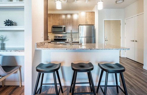 Newberry Apartment | Landing | Stylish 1BD, Gym, Pool