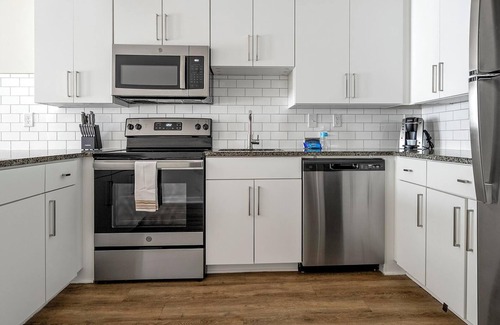 Concord Apartment | Landing | Stylish 1BD, Gym, Clubhouse
