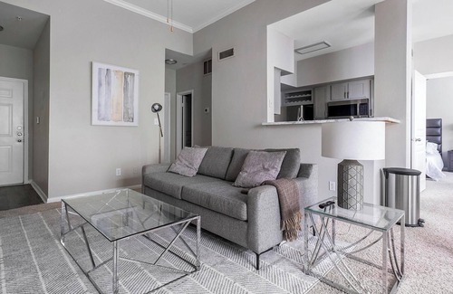 Briarforest Apartment | Landing | Stylish 1BD, Gym, Pool