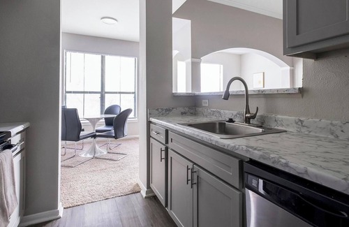 Briarforest Apartment | Landing | Stylish 1BD, Gym, Pool