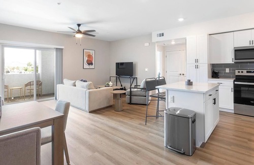 Townsite Apartment | Landing | Stylish 1BD, Rooftop Lounge, Pool