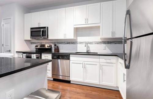 Central Business District Apartment | Landing | Stylish 1BD, Rooftop Lounge, Gym