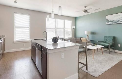Tobin Hill Apartment | Landing | Stylish 1BD, Courtyard, Pool