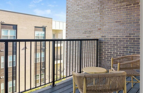 Cartersburg Apartment | Landing | Stylish 2BD, Courtyard, Pool