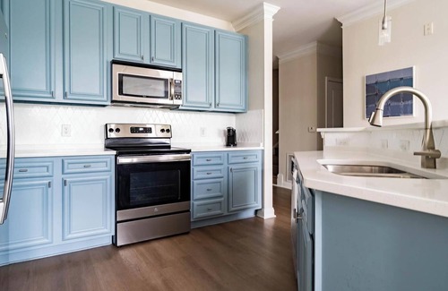 Cary Apartment | Landing | Stylish 2BD, Pool, Gym