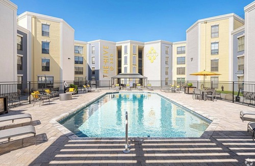 Mid City North Apartment | Landing | Stylish 2BD, Pool, Gym