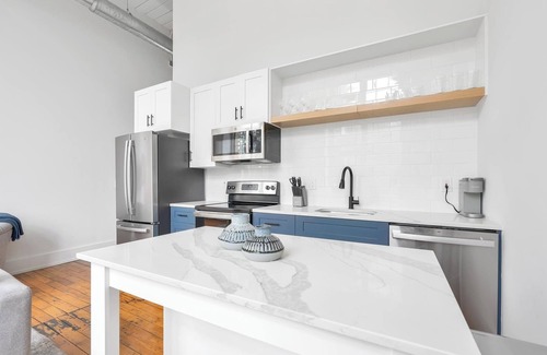 Greenville Apartment | Landing | Stylish 2BD, Yoga Studio, Gym