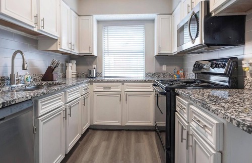 Southside Apartment | Landing | Stylish 2BD, Clubhouse, Pool