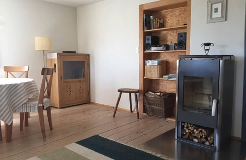 Rammenau Apartment | Landlust, close to the city - holiday apartment in a former farmhouse with sauna, wood-burning stove and large garden