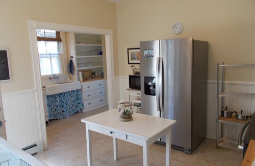Shoreby Hill House | Landmark Victorian Summer Cottage on Narragansett Bay