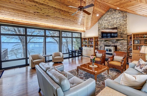 Mayhew House | Landover Lodge | Sunsets Galore! | Lower Level Addition Complete |Sleeps 14